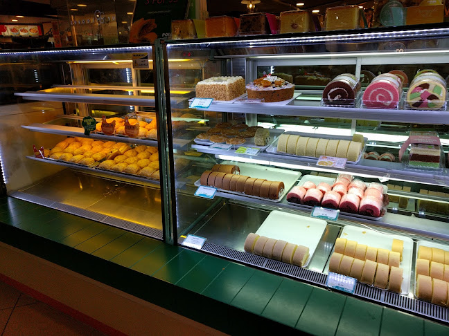 Polar Puffs & Cakes | Tampines Mall
