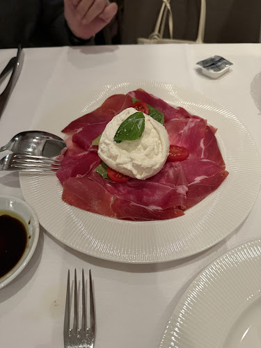 5 Greendale Ave, Singapore 289501