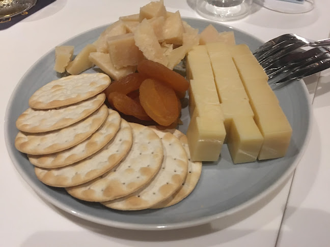 Comentarii opinii despre Cavemen Social