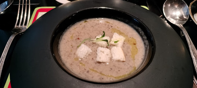 Opinii despre Officers’ Mess Polo Bar în Singapore - Hospitality and gastronomy