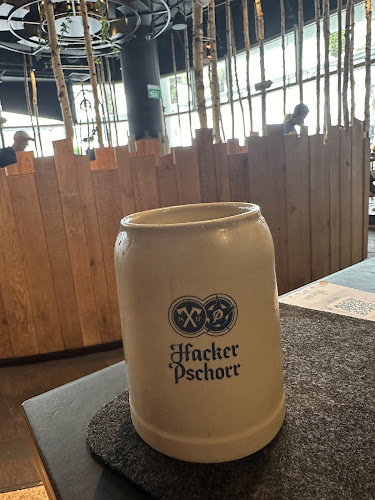 Opinii despre SERVUS German Burger Grill | VIVOCITY în Singapore - Hospitality and gastronomy