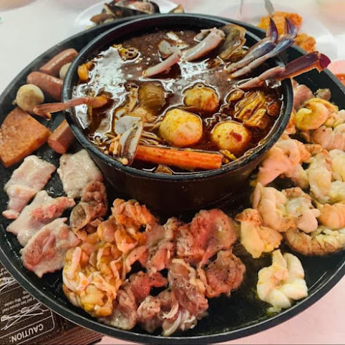 777 BBQ Steamboat Buffet Live Seafood - Singapore