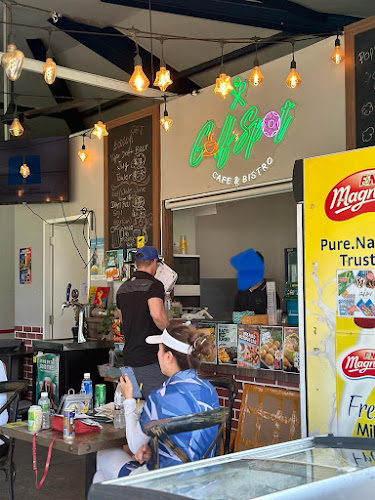 Opinii despre Golf Spot Cafe & Bistro în Singapore - Hospitality and gastronomy