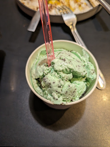 Comentarii opinii despre Three's A Crowd