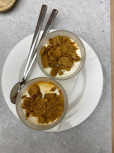 Mamma Mia Trattoria E Caffè - Hospitality and gastronomy