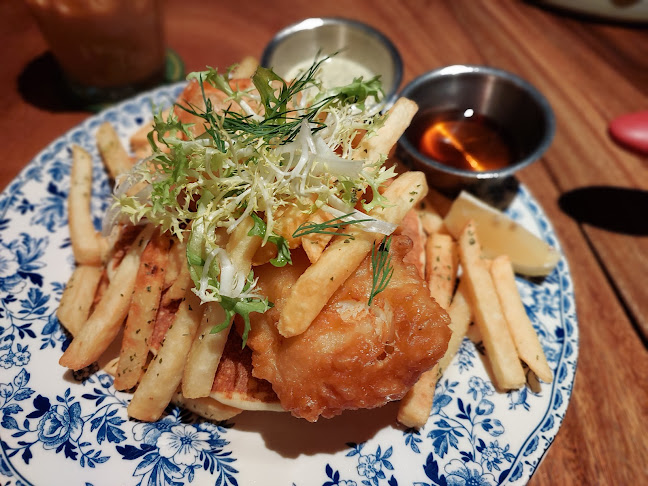 Surrey Hills Grocer - Woodleigh Mall (Pet Friendly)