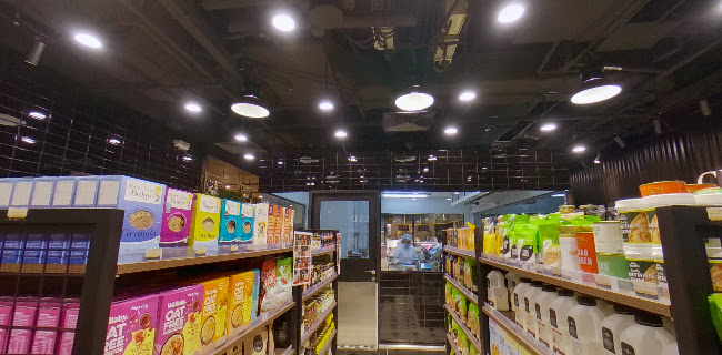 Ryan's Grocery Great World - Singapore