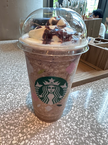 Opinii despre Starbucks Zhongshan Mall în Singapore - Hospitality and gastronomy