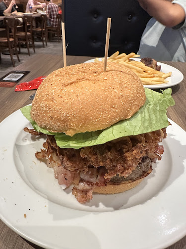 Comentarii opinii despre ASTONS Specialities @ City Square Mall