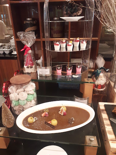 165 Tg Pagar Rd, Level One Amara Singapore, Singapore 088539