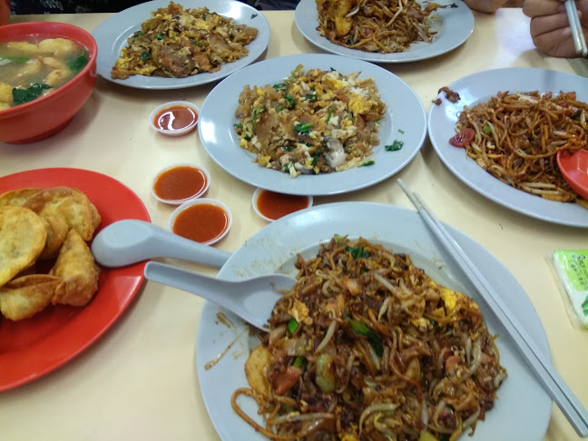 Hougang Oyster Omelette & Fried Kway Teow - Singapore