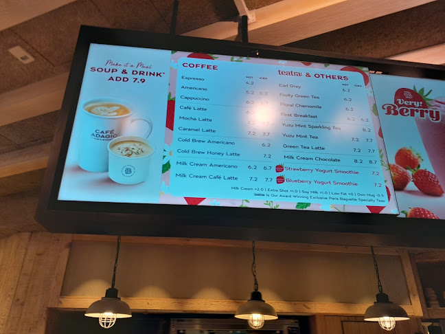 Paris Baguette @Changi Airport - Hospitality and gastronomy