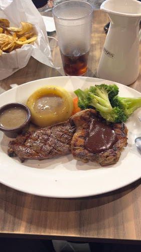 Opinii despre Astons Specialities în Singapore - Hospitality and gastronomy