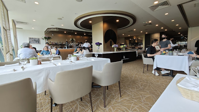 Opinii despre Amber West în Singapore - Hospitality and gastronomy