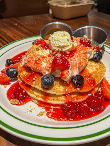 Opinii despre Surrey Hills Grocer - Woodleigh Mall (Pet Friendly) în Singapore - Hospitality and gastronomy