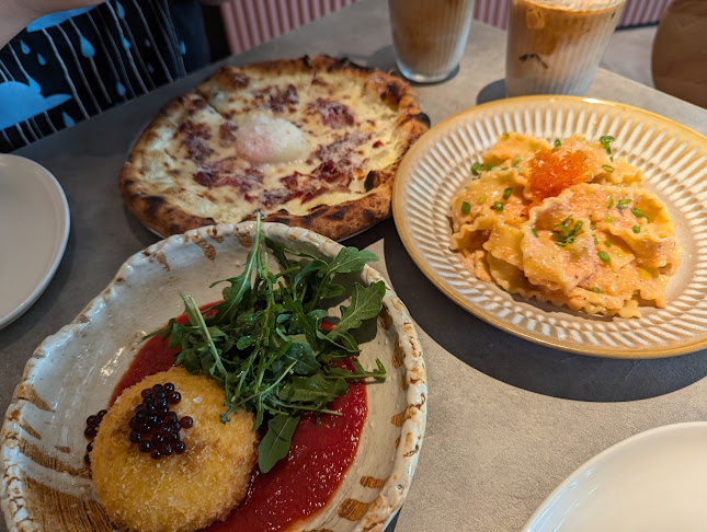 Paradise Pizza & Elixir Coffee and Wine - Holland