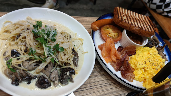 Comentarii opinii despre Refuel Cafe