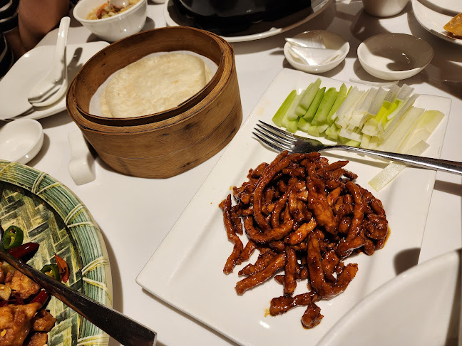 301 Upper Thomson Rd, #01-122/123, Singapore 574408