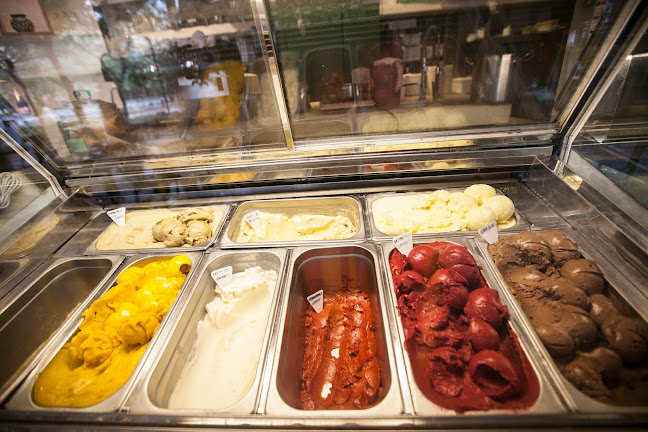 Opinii despre Laurent's Café & Chocolate Bar în Singapore - Hospitality and gastronomy