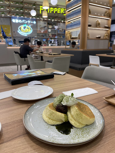 3 Gateway Dr, #01-42, Singapore 608532