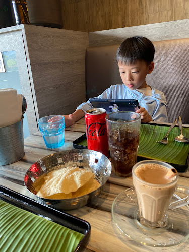 Muthu's Curry - Hospitality and gastronomy