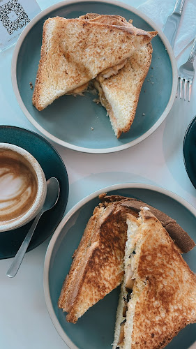 170 Ghim Moh Rd, #01-03 Ulu Pandan CC, Singapore 279621