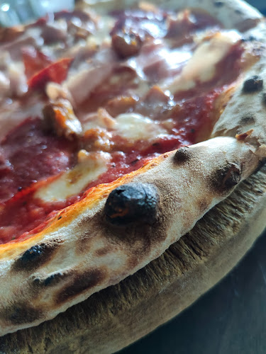 #881, Singapore 279893