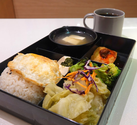 Comentarii opinii despre Red Apple Veggie Cafe