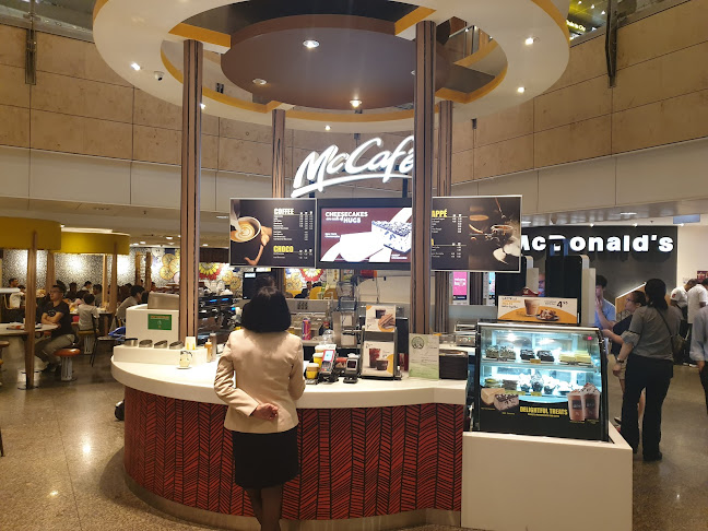 McDonald's Changi Airport Terminal 2 (T2) Transit Lounge - Singapore