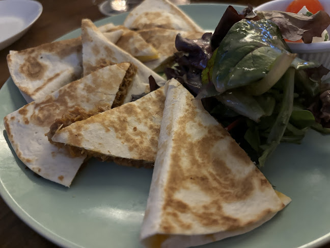 The Queen & Mangosteen - Singapore