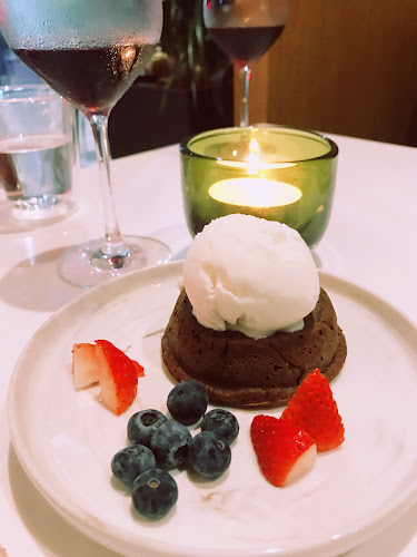 Comentarii opinii despre Cavemen Social