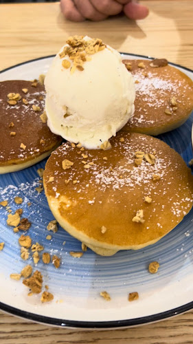 6 Letter Brunch - Singapore