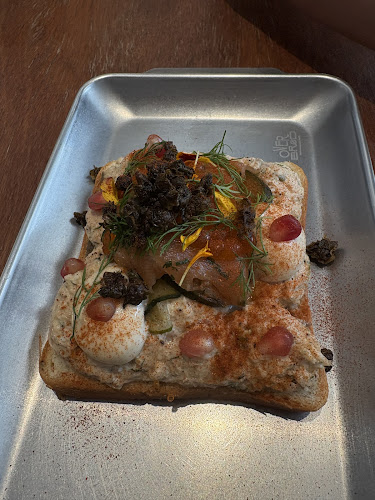 OVERBRØD - Singapore