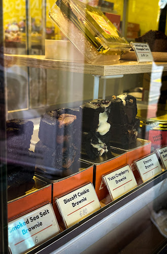 Comentarii opinii despre Dome Bakery - Fudgy Brownies & Bakes