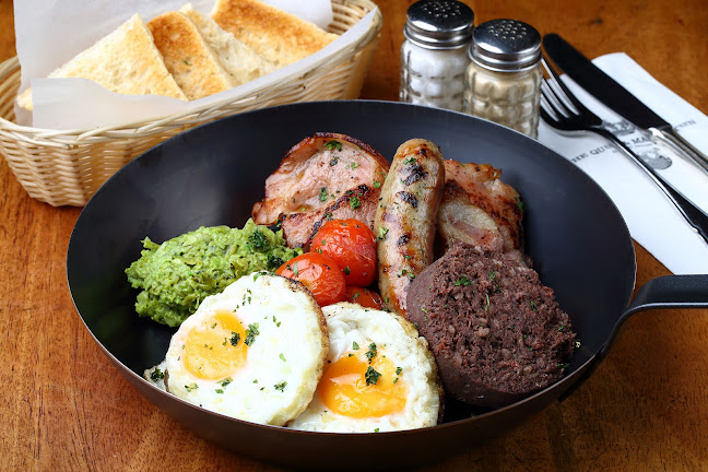 The Queen & Mangosteen - Singapore