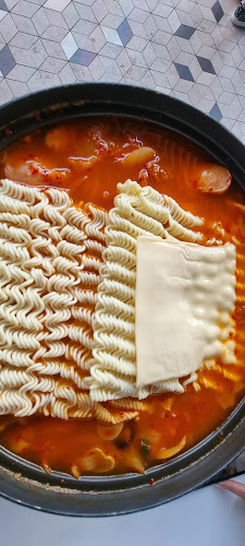 88 Chicken (팔팔치킨) - Hospitality and gastronomy