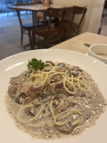 170 Upper Bukit Timah Rd, #B1-05, Singapore 588179