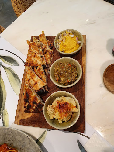 163 Tanglin Rd, #02-142/144 Tanglin Mall, Singapore 247933