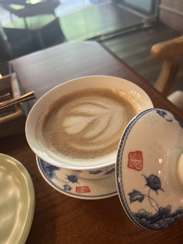 Comentarii opinii despre A Beautiful Day Café Tea Room + Cocktail Bar