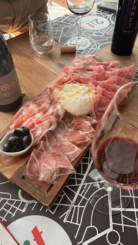 491 River Valley Rd, #01-01 Valley Point, Singapore 248371