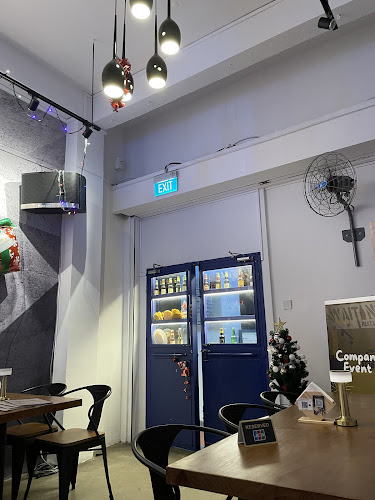 Opinii despre Waiting Bar & Restaurant în Singapore - Hospitality and gastronomy