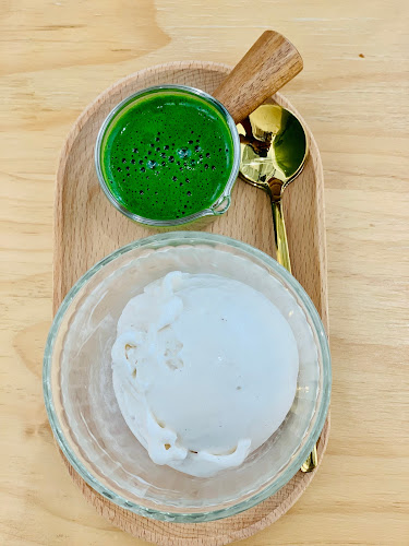 Opinii despre Lilac Oak | Vegan Café & Bakes în Singapore - Hospitality and gastronomy