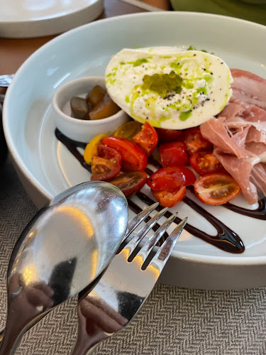 Cinder Steakhouse at Wheeler's Estate - Hospitality and gastronomy