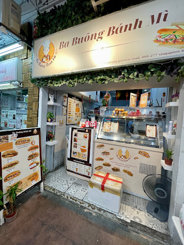 Ba Buông Bánh Mì