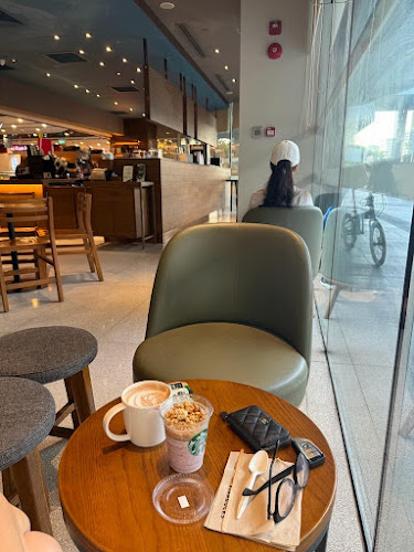Starbucks Canberra Plaza - Singapore