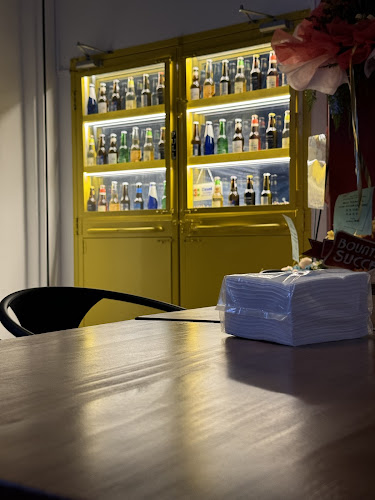 Opinii despre Waiting Bar & Restaurant în Singapore - Hospitality and gastronomy