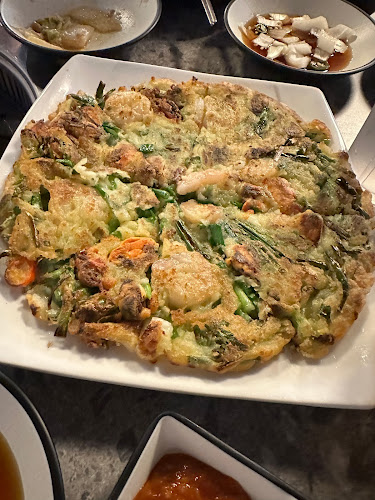 12 Kallang Avenue, #02-10, Aperia Mall, Singapore 339511