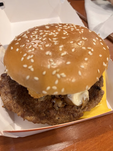 Changi Airport Terminal 2 Departure/ Transit Lounge Central, #36-070, 819643