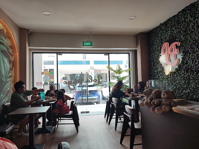 Lola Faye Cafe - Hospitality and gastronomy