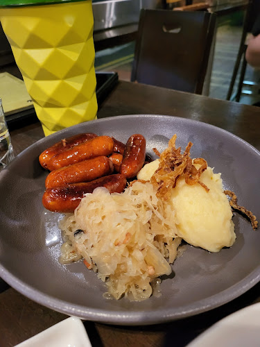 Opinii despre Brotzeit German Beer Bar and Restaurant - Katong în Singapore - Hospitality and gastronomy